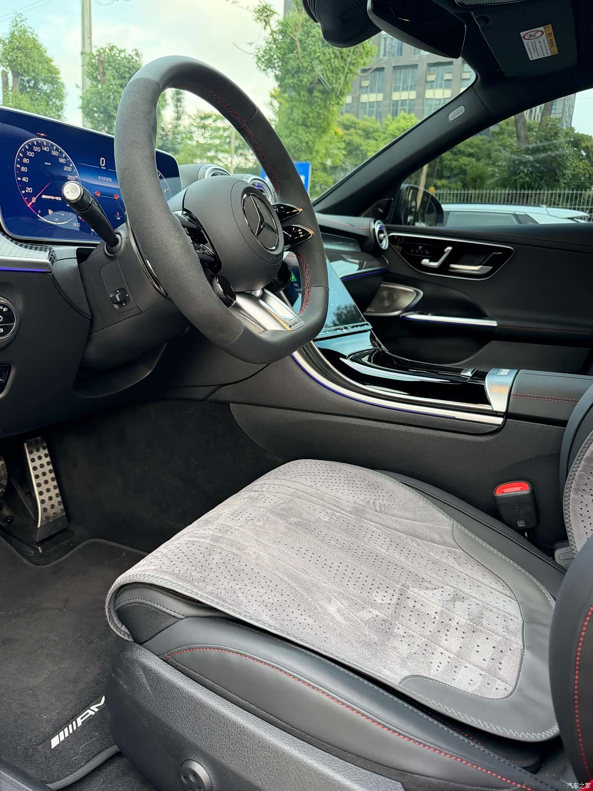 Mercedes-Benz C-Class, 2026 4