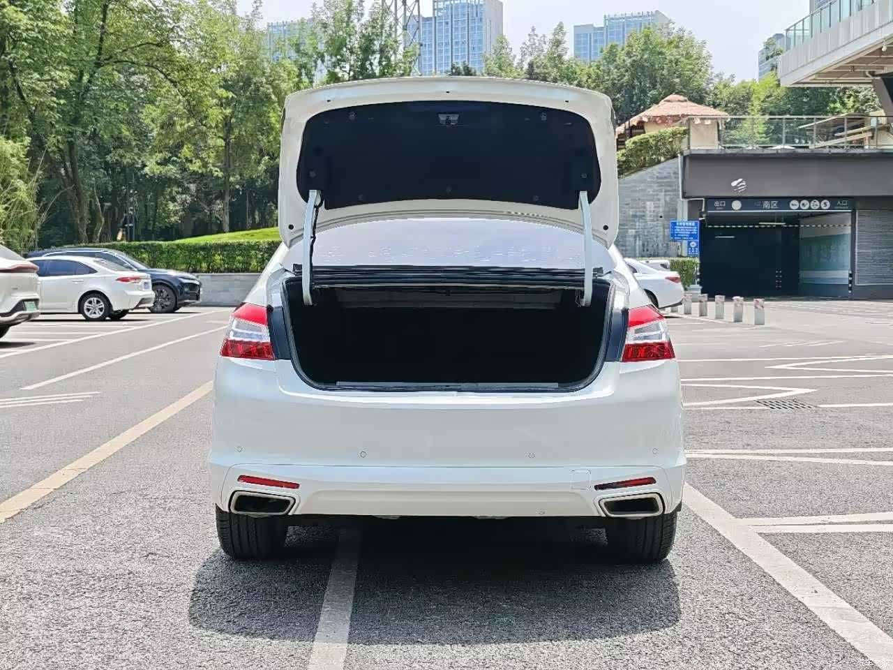 Peugeot 408, 2018 27