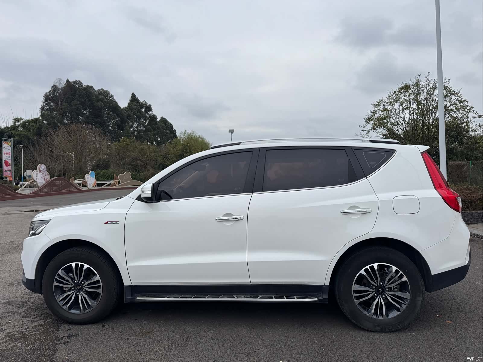 Geely X6, 2017 4