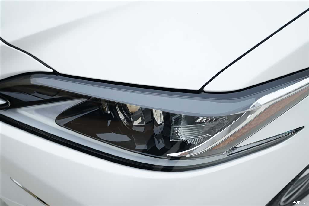 Lexus ES, 2019 15