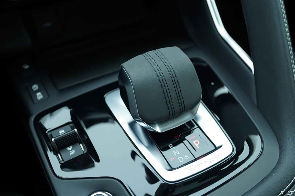 Land Rover E-PACE, 2024 9