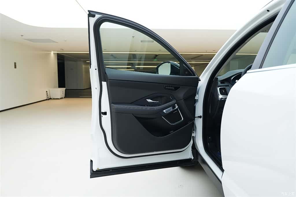 Land Rover E-PACE, 2024 16