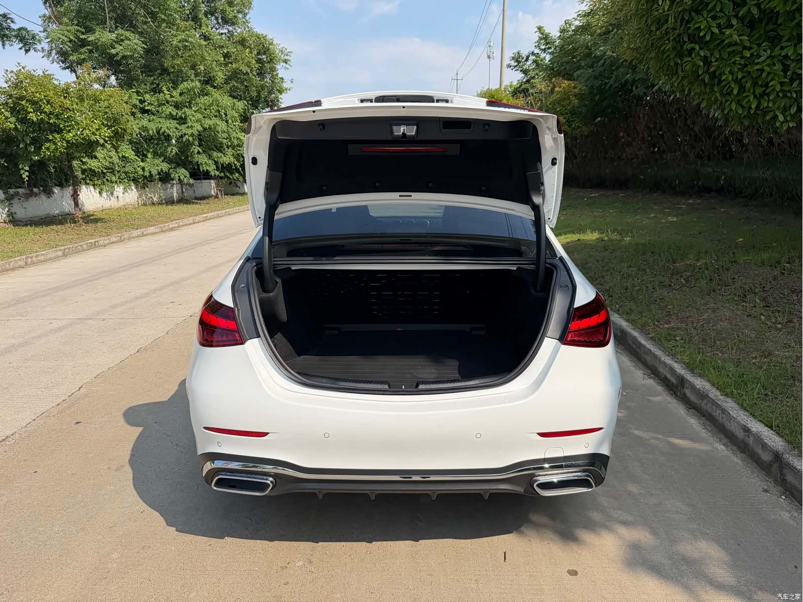 Mercedes-Benz C-Class, 2023 21
