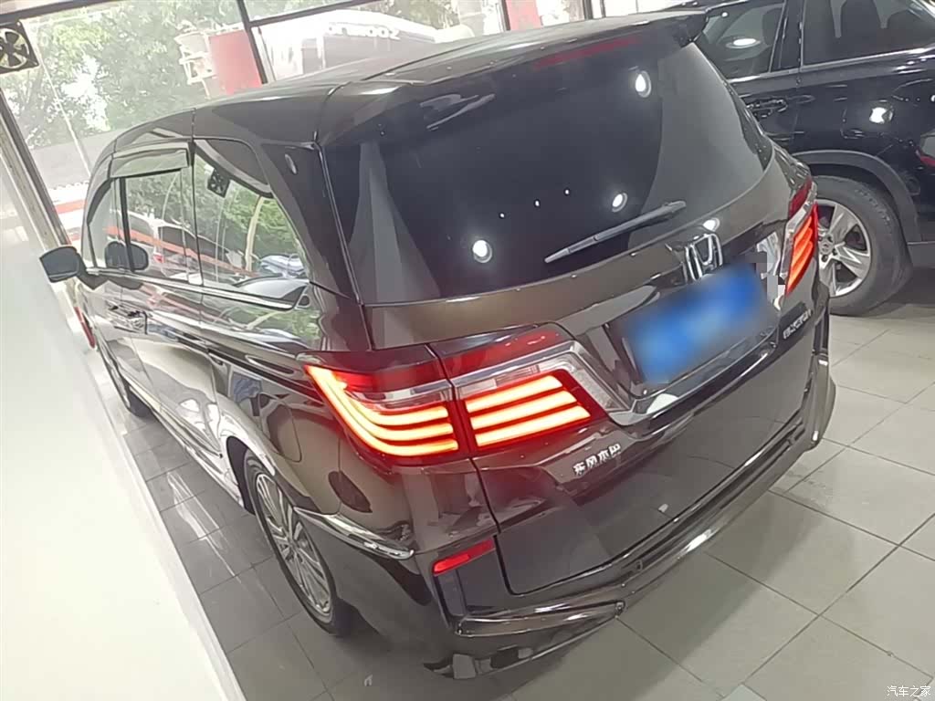 Honda Elysion, 2018 все фото