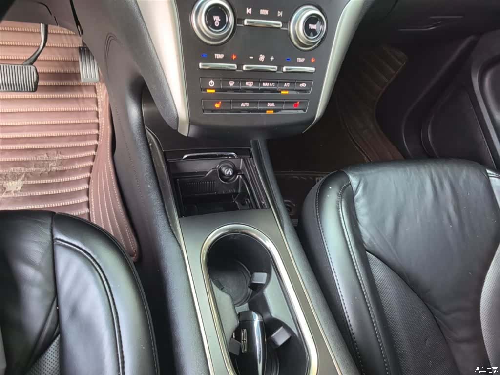 Lincoln MKC, 2017 14