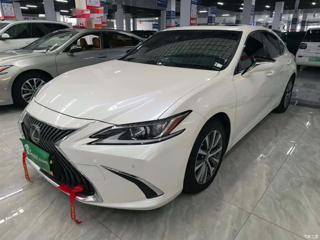 Lexus ES, 2021 1