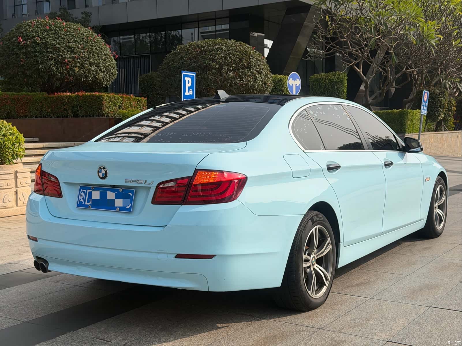 BMW 5 Series, 2011 24