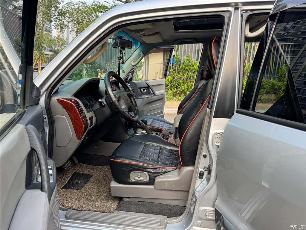 Mitsubishi Pajero, 2007 10