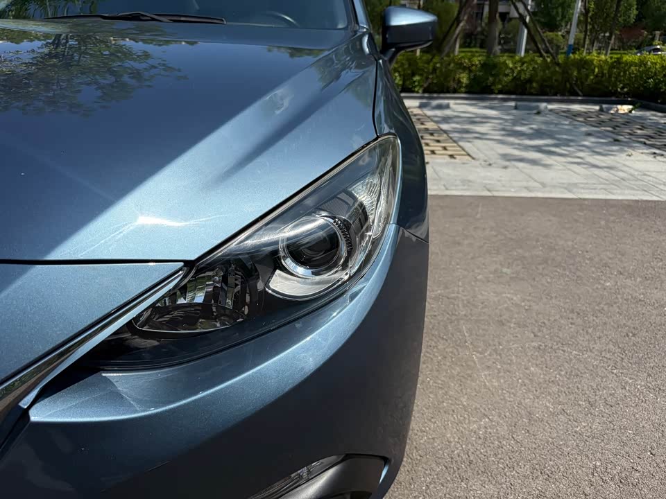 Mazda 3 Angkesaila