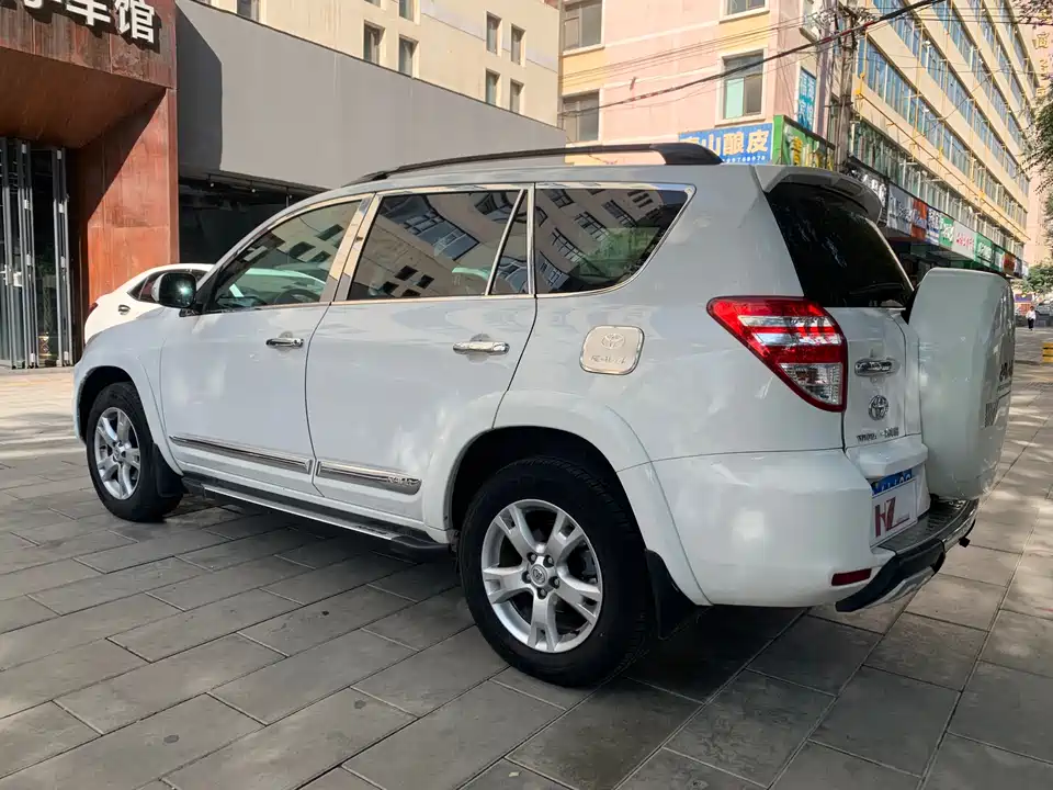 Toyota RAV4 Rongfang