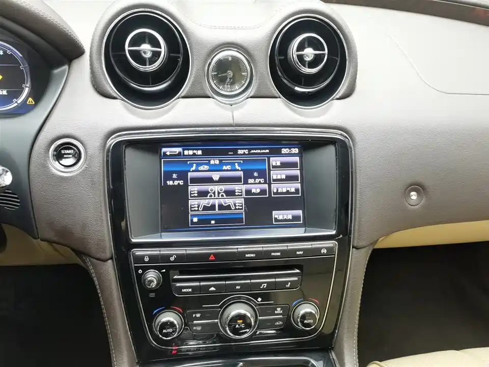 Jaguar XJ Jaguar XJ