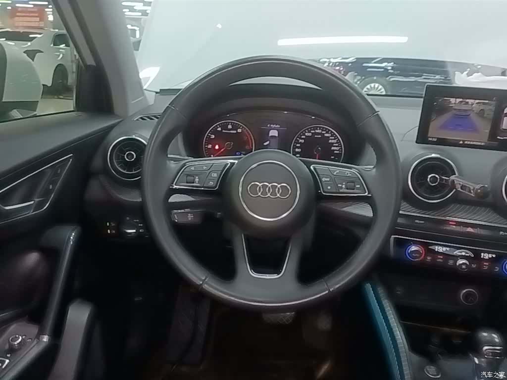 Audi Q2L, 2021 11