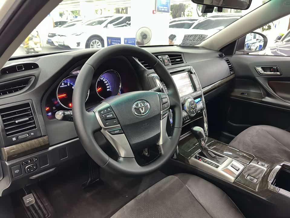 Toyota Reiz Toyota Reiz