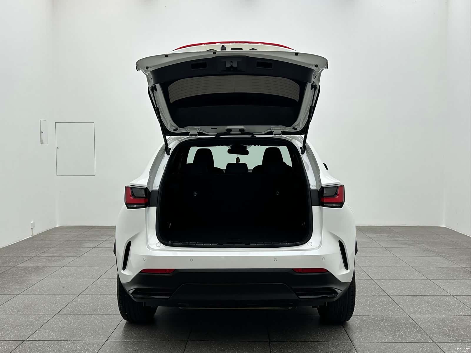 Lexus NX, 2023 15