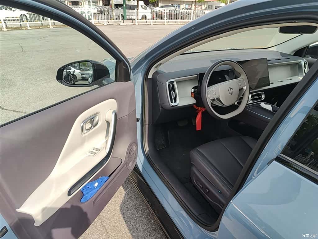Leapmotor B01, 2025 16