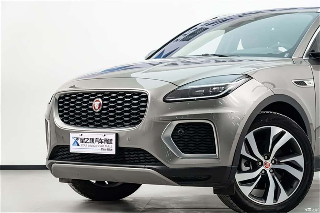 Land Rover E-PACE, 2023 3