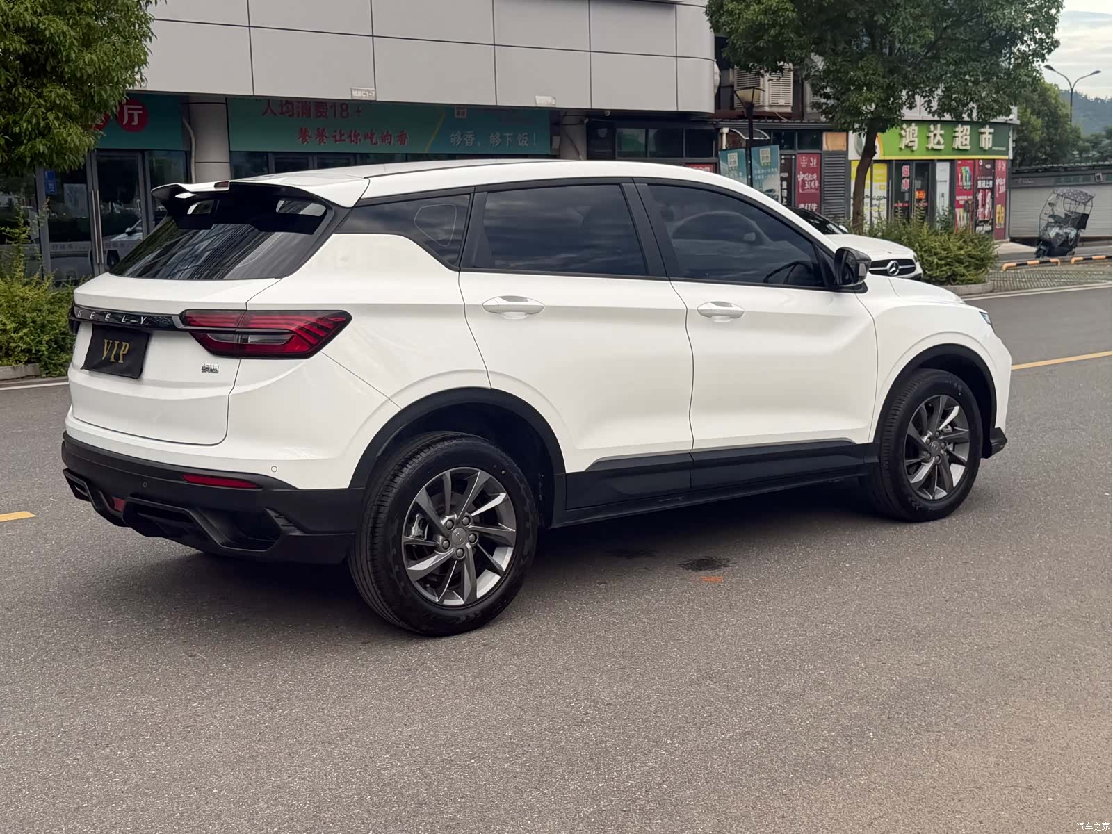 Geely Coolray, 2025 11