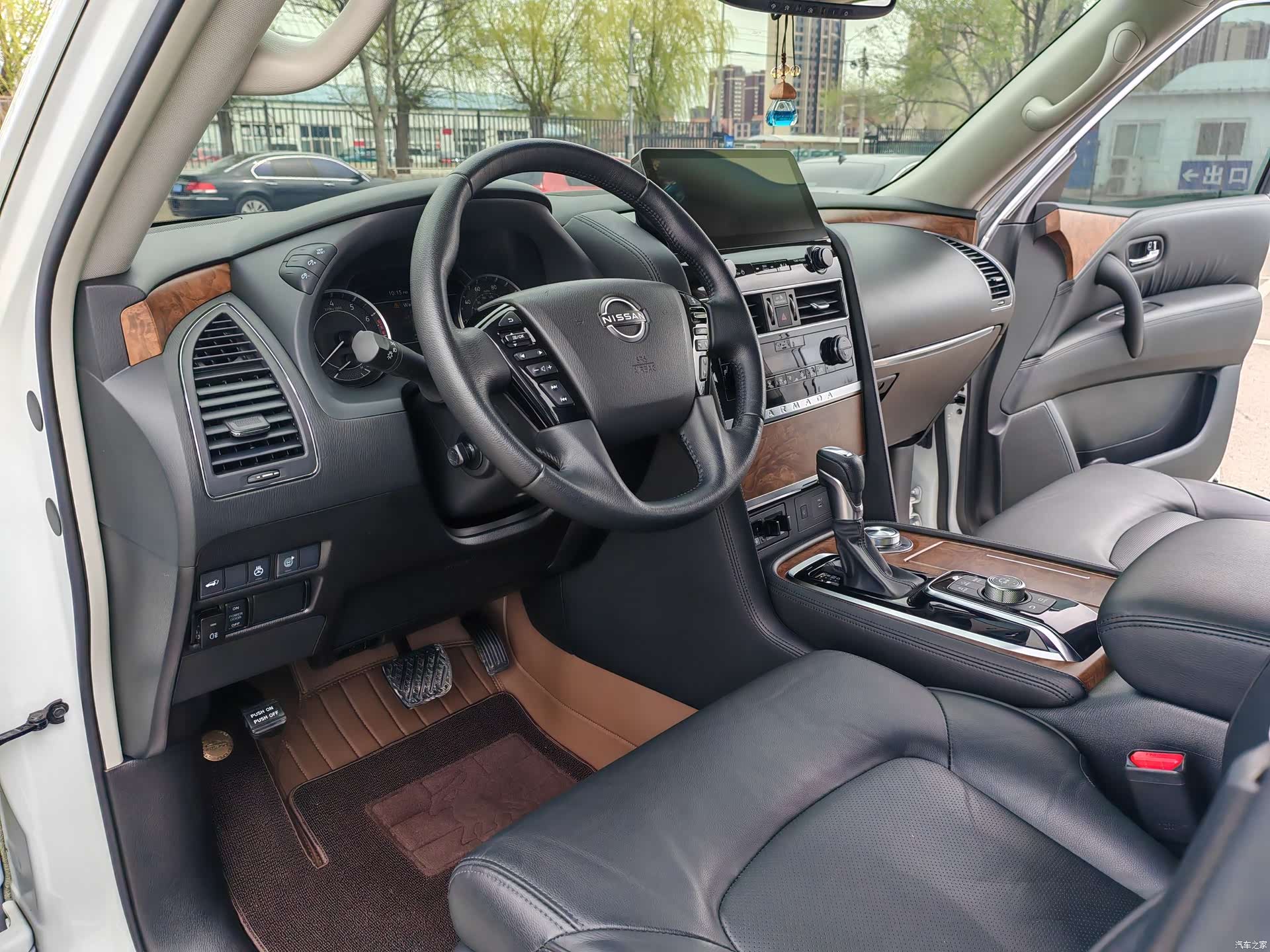 Nissan Patrol, 2023 10