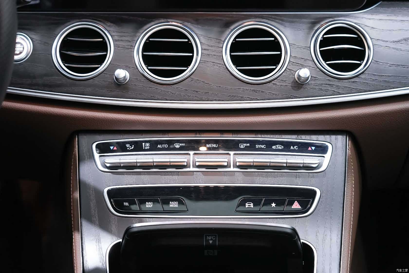 Mercedes-Benz E-Class, 2022 22