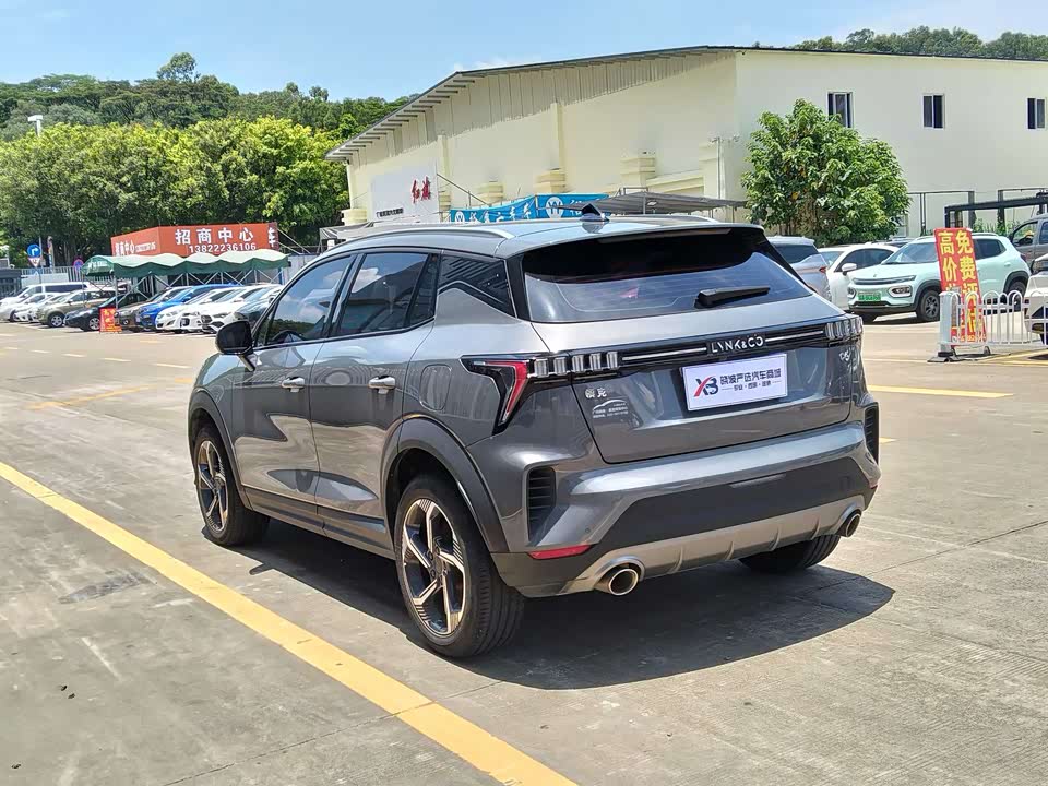 Lynk & Co 06