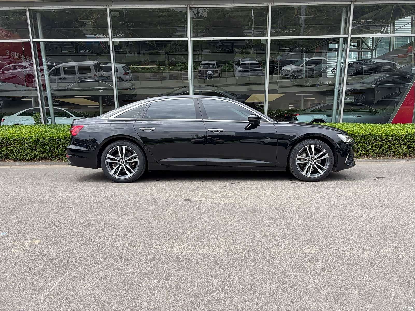 Audi A6L, 2022 3