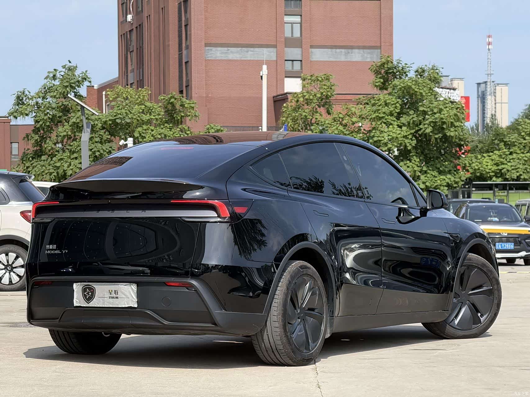 Tesla Model Y, 2026 6