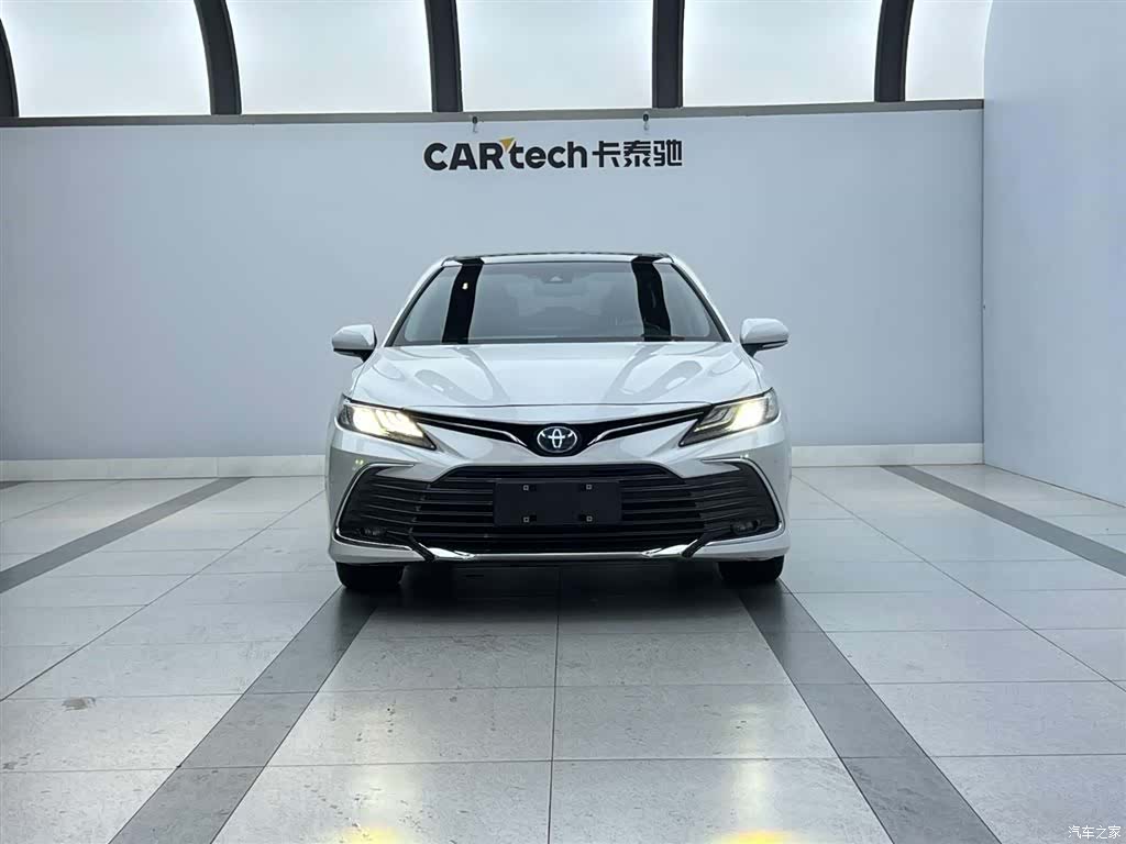 Toyota Camry, 2023 2
