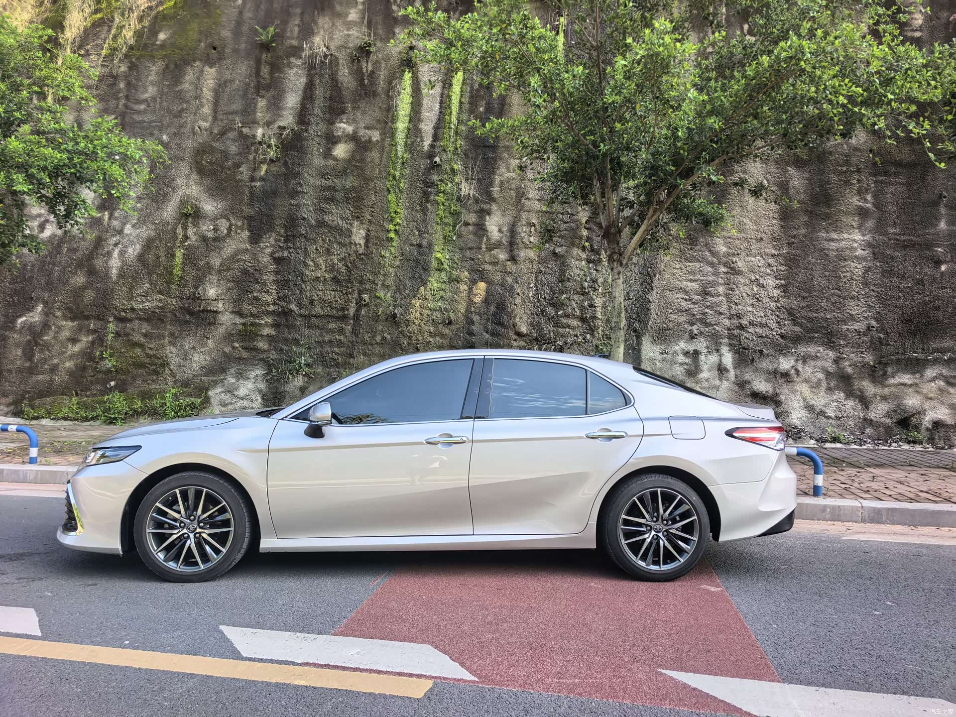 Toyota Camry, 2023 4