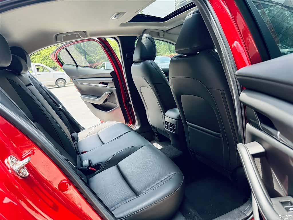 Mazda Mazda3, 2021 15