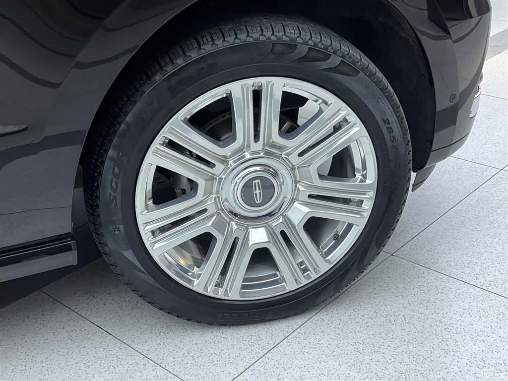 Lincoln Navigator, 2023 10