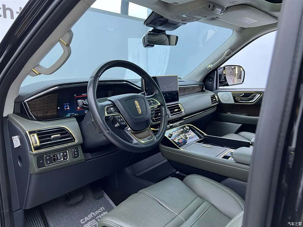 Lincoln Navigator, 2023 25