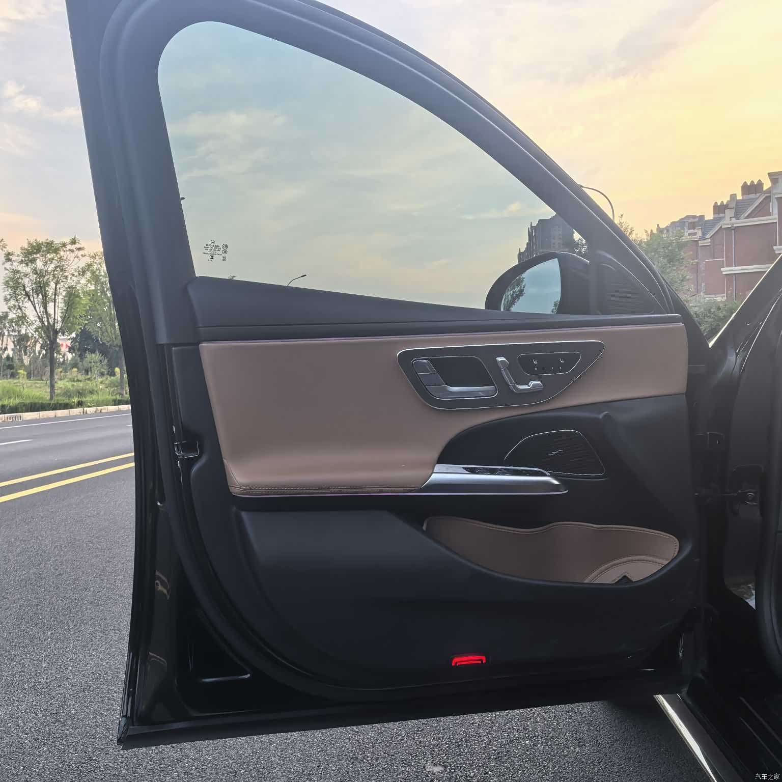 Mercedes-Benz E-Class, 2025 16