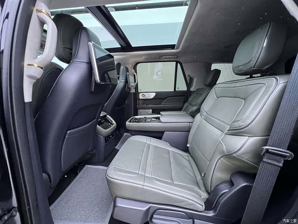 Lincoln Navigator, 2023 28
