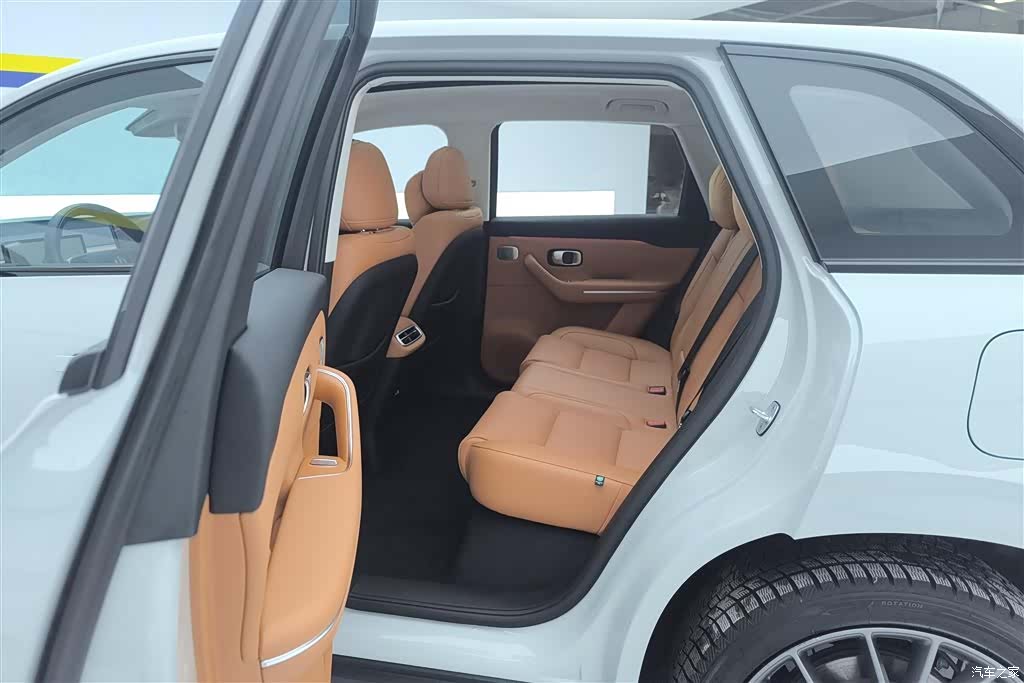 Leapmotor C10, 2025 11