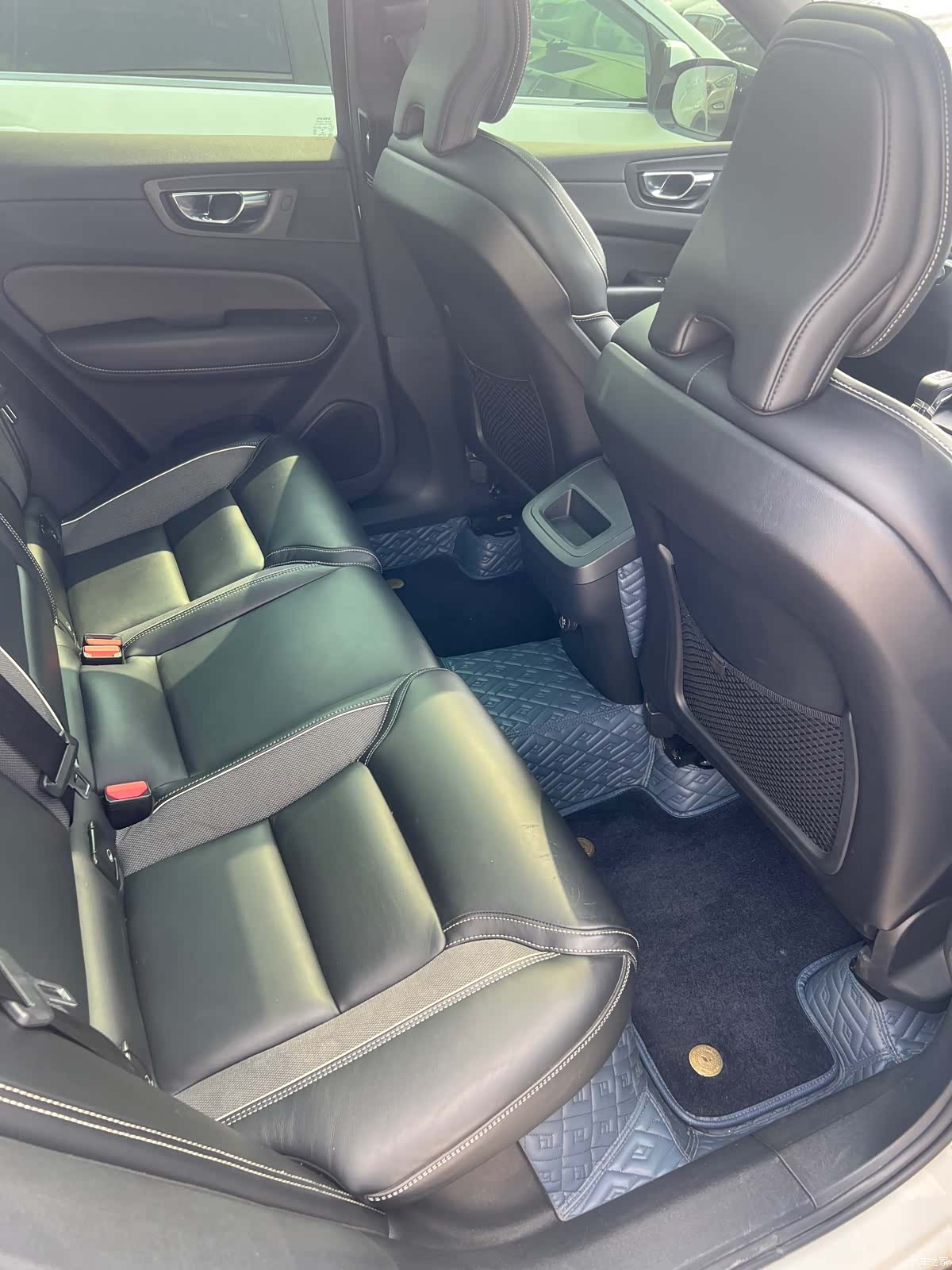 Volvo XC60, 2019 все фото