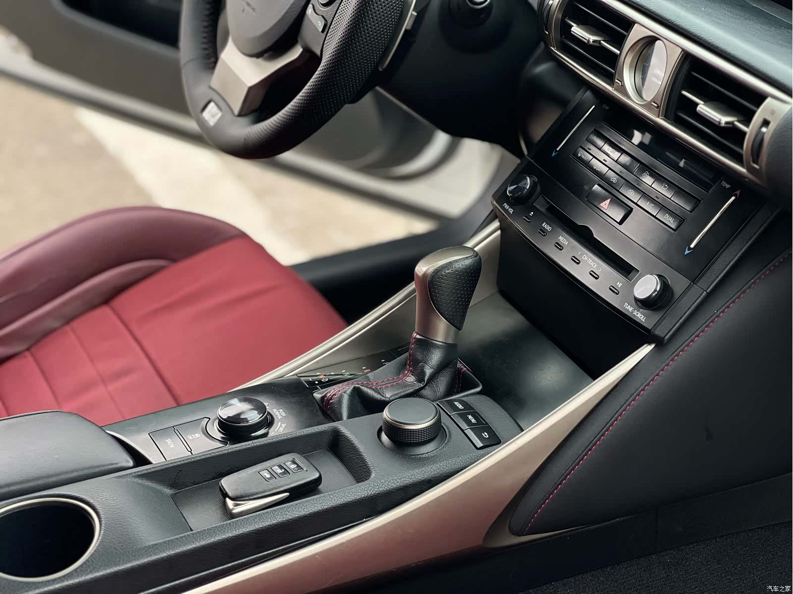 Lexus IS, 2013 7
