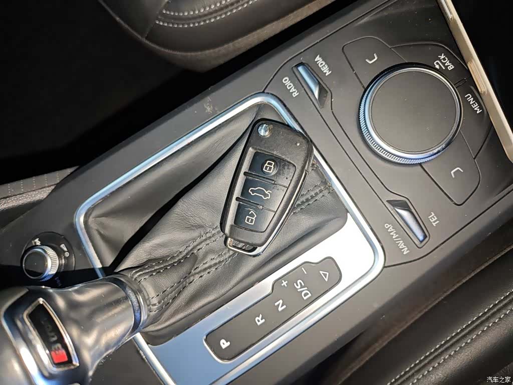 Audi Q2L, 2021 9