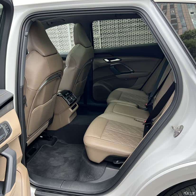 Audi Q5L, 2025 8