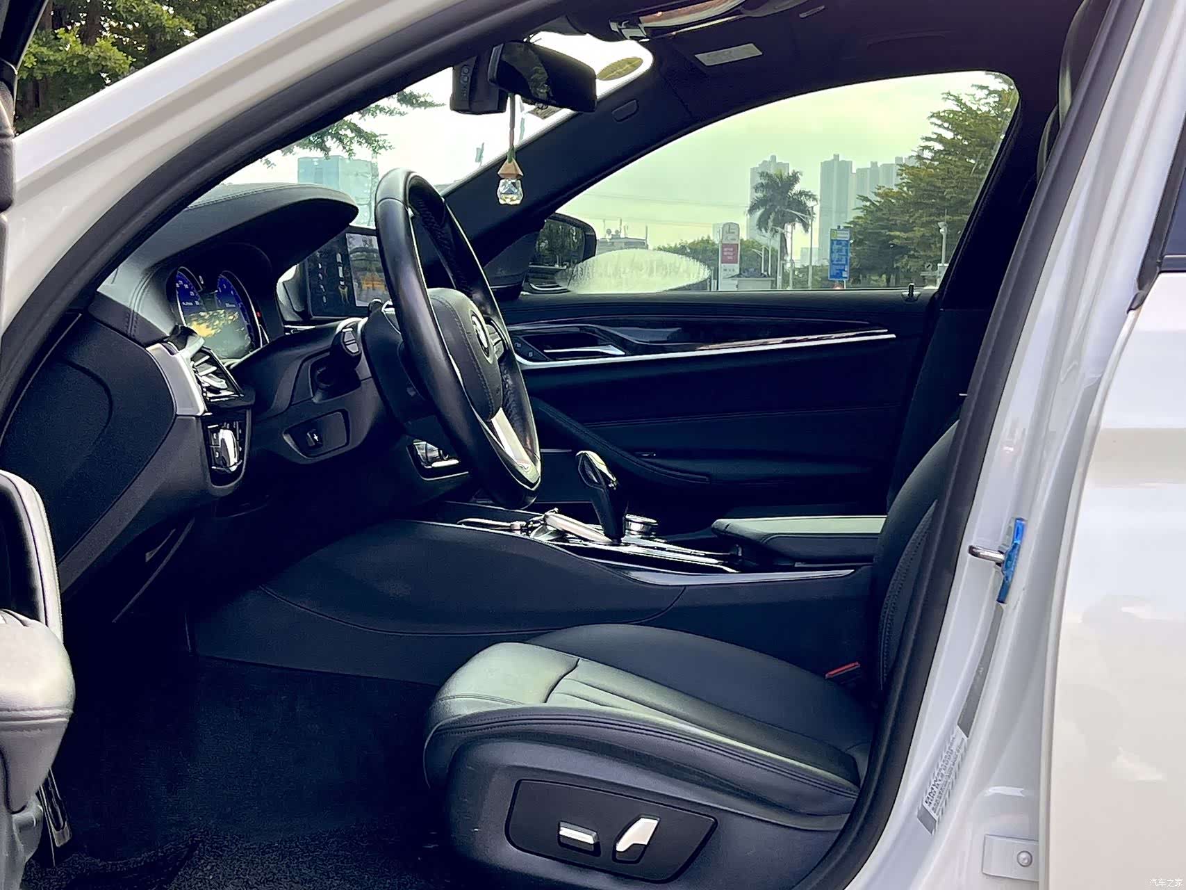 BMW 5 Series, 2018 все фото