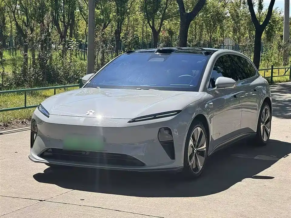 NIO ET5T