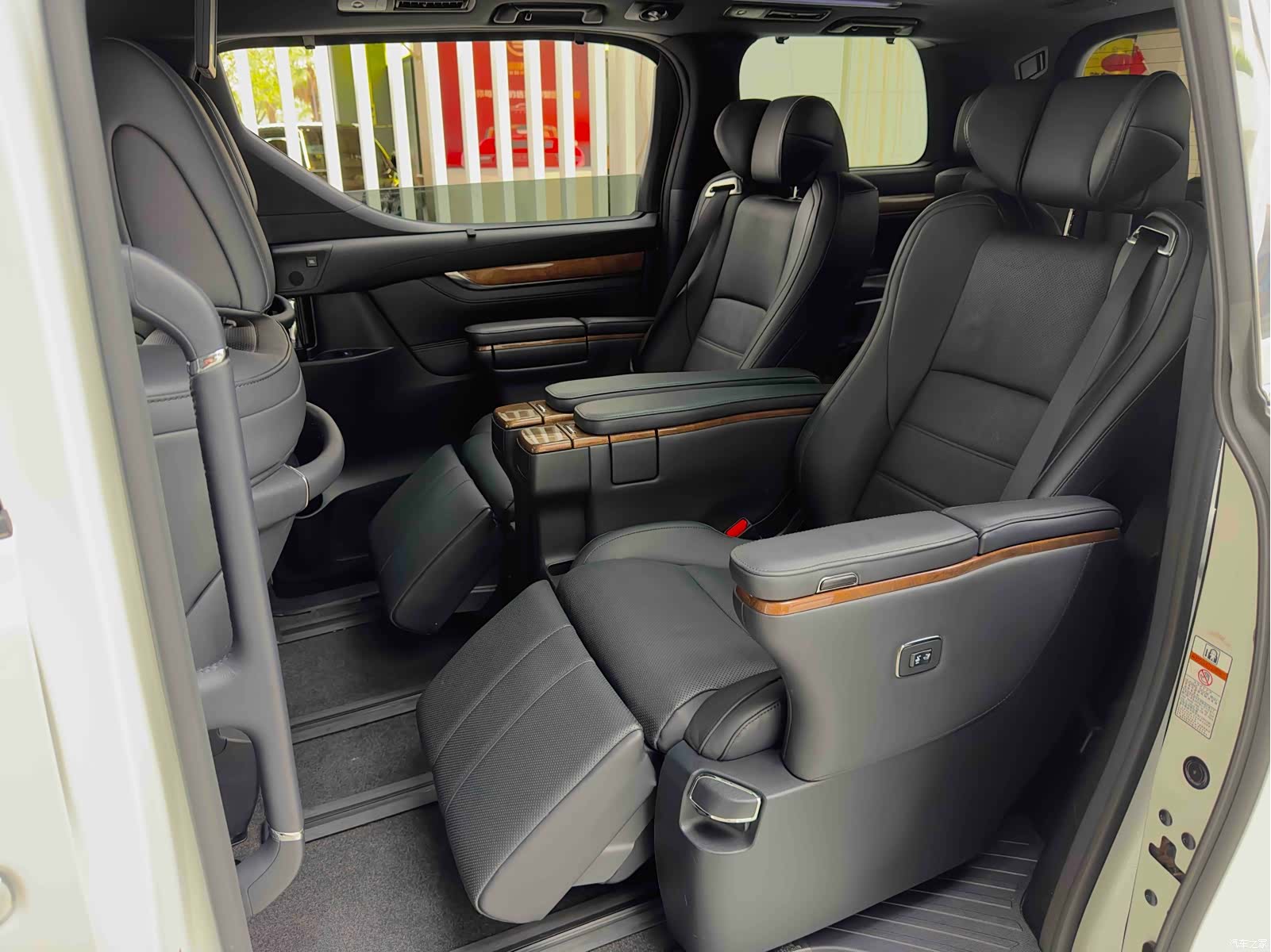 Toyota Alphard, 2020 26