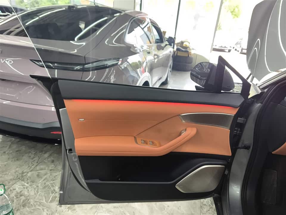 NIO L60