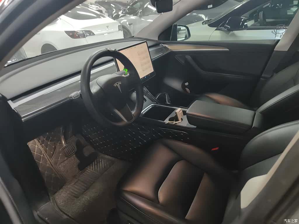 Tesla Model Y, 2022 11