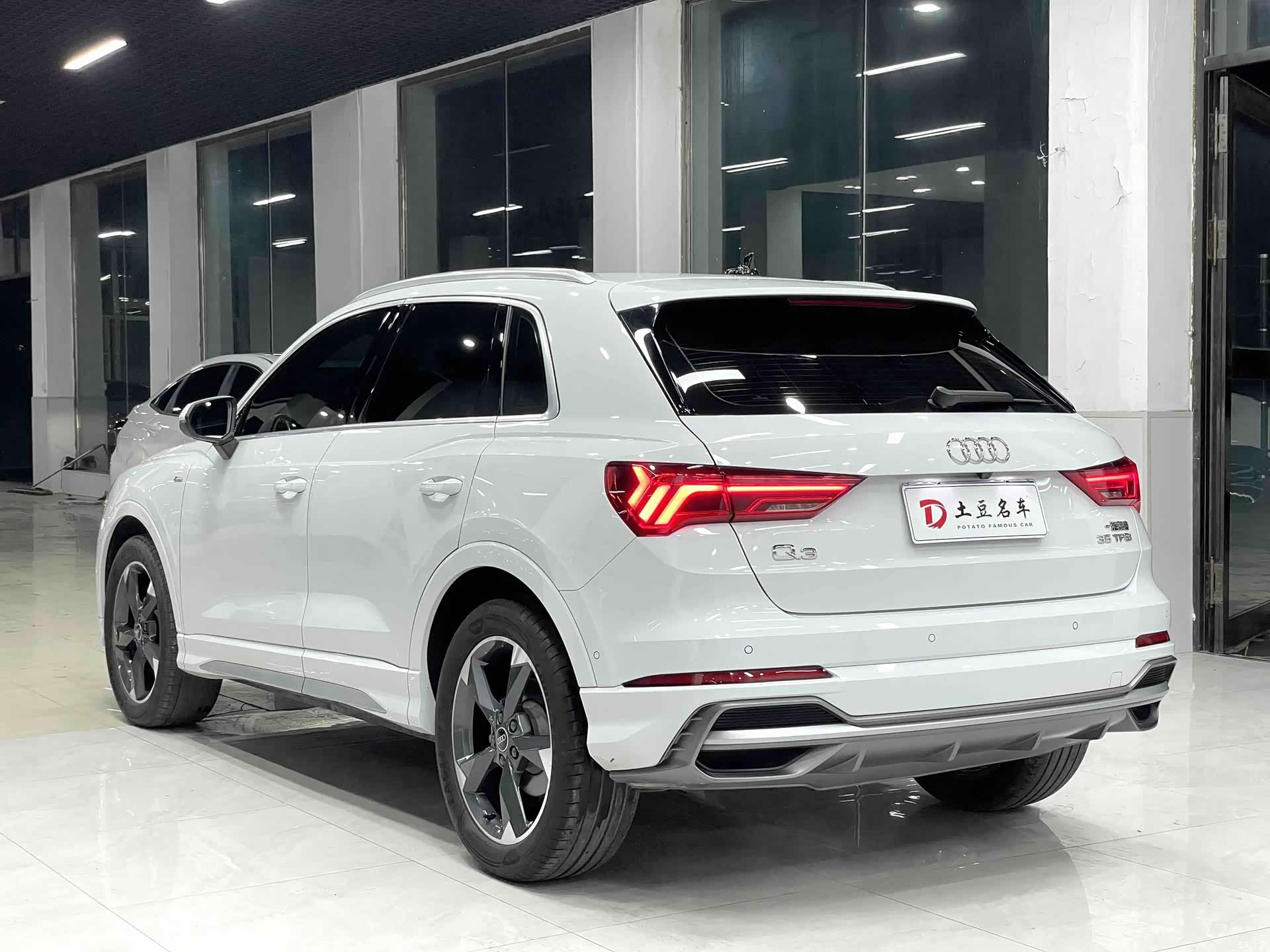 Audi Q3, 2022 4