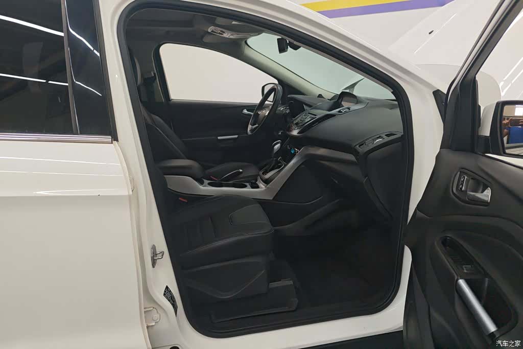 Ford Kuga, 2013 8