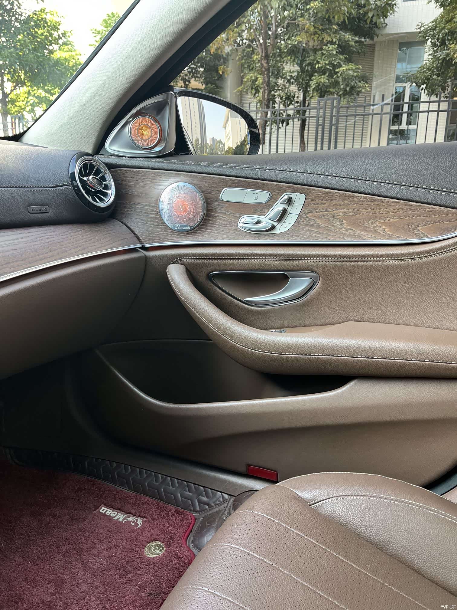 Mercedes-Benz E-Class, 2022 24