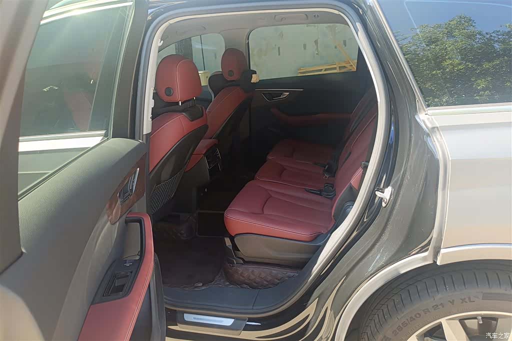 Audi Q7, 2023 11