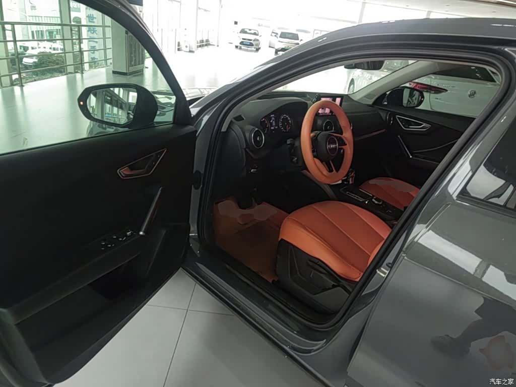 Audi Q2L, 2019 16