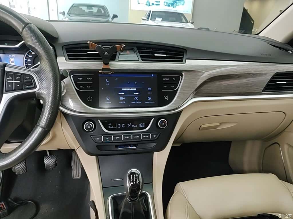 Geely Emgrand, 2017 13