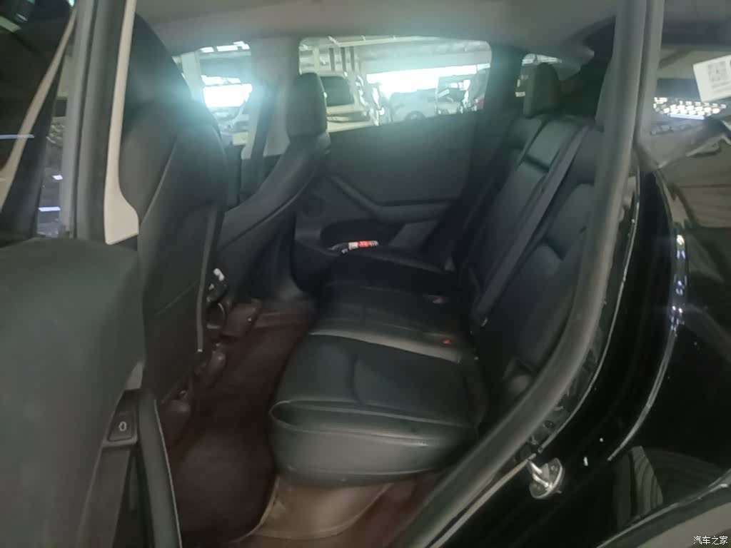 Tesla Model Y, 2023 17